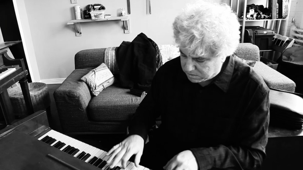 Steve Schmidt grooves on the piano